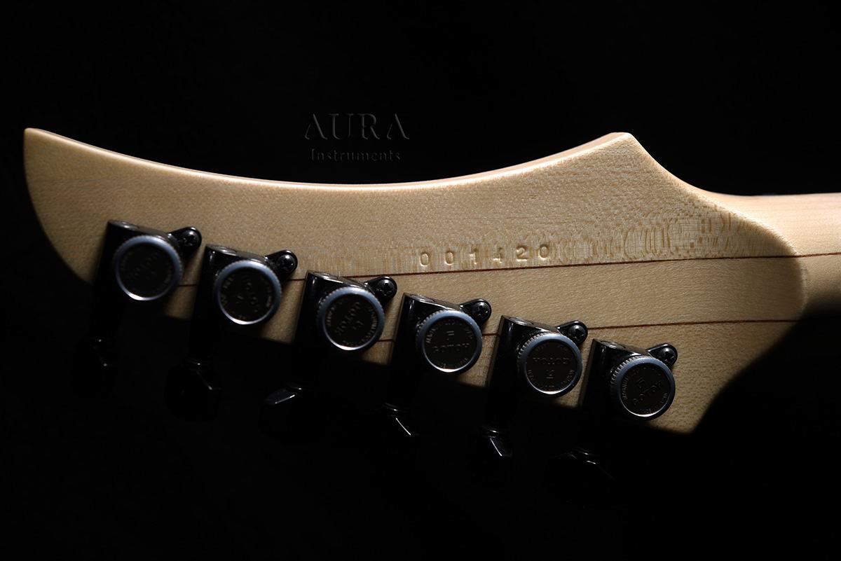 Guitar Aura Baritone Winter detail 5